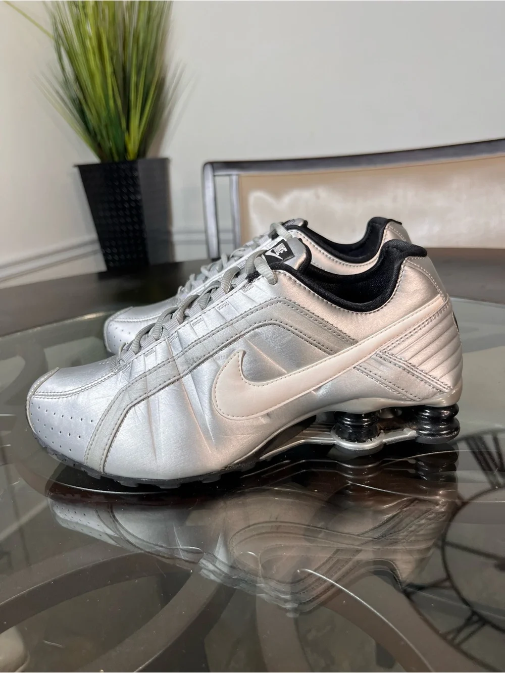Nike Shos NZ Metallic Silver Women's Sneakers Sz 8.5